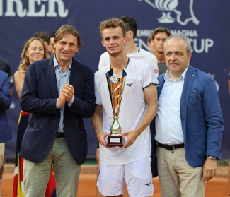 Van Assche trionfa a Parma conquistando il titolo