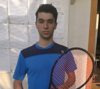 Si giocano i match del tabellone finale nel torneo nazionale Open del Circolo Tennis Cervia