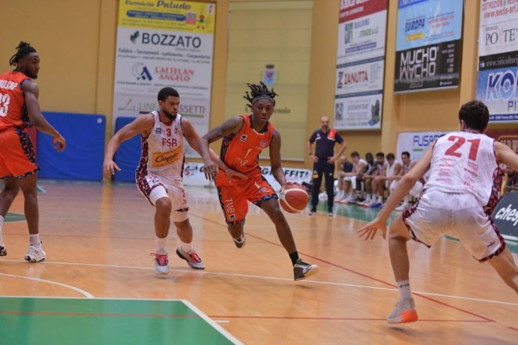 Torneo di Jesolo: NUTRIBULLET TREVISO BASKET - CARPEGNA PROSCIUTTO PESARO 99-93