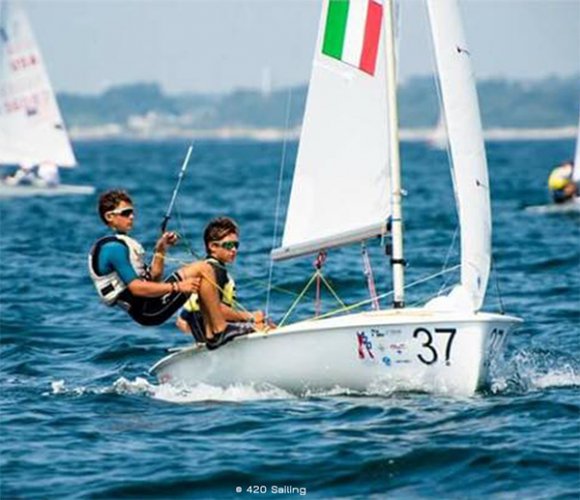 Campionato del Mondo 420 Alessandro e Federico Caldari settimi a Newport sono migliori degli italiani