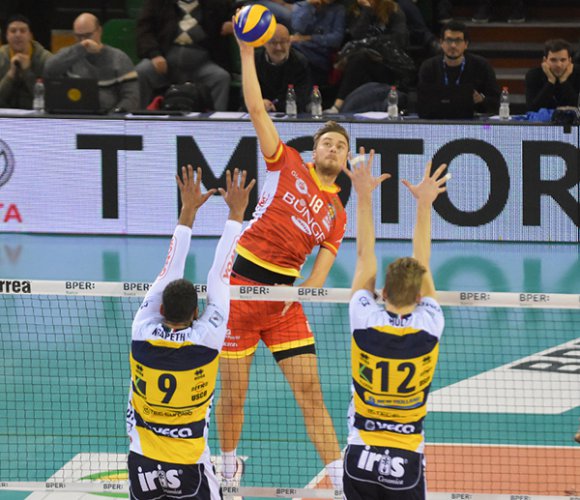 Modena-Ravenna 3-0 (25-21, 25-19, 25-18)