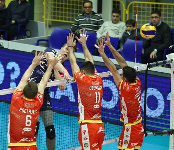 Monza-Ravenna 3-1 (20-25, 25-19, 25-18, 25-21)