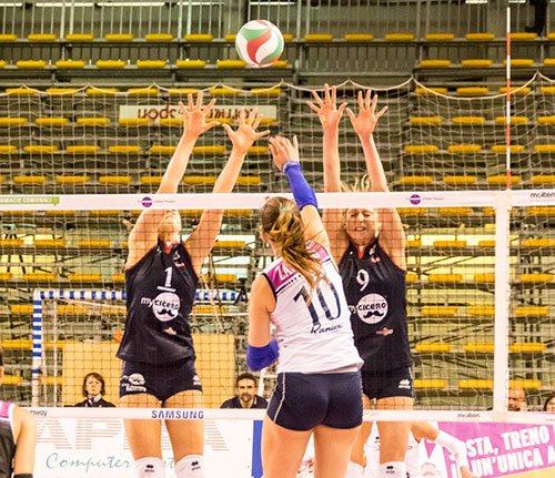 MyCicero Pesaro - Volley Soverato 3-2 (25-18; 21-25; 27-25; 23-25; 16-18)