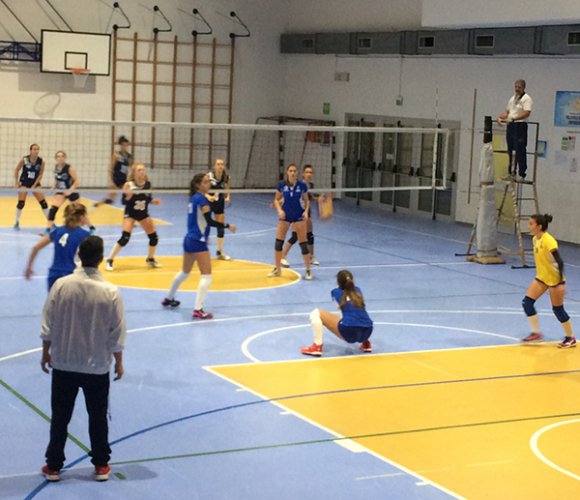 Top Motor Santarcangelo - Riccione Volley 3-2 (25-23/25-21/23-25/19-25/15-12)