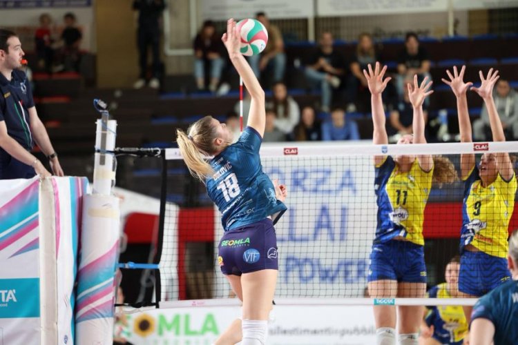 Clai Imola Volley- Nuvol� Altafratte 1-3 (22-25; 20-25; 25-21; 27-29)