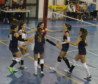 Far Castenaso - Csi Clai Solovolley 3-2 (25-14; 16-25; 19-25; 25-9; 15-11)