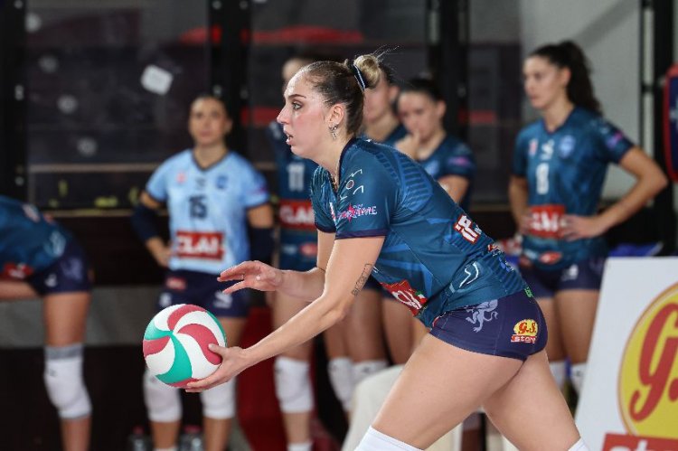 Elena Foresi  confermata nell'organico di Csi Clai Imola Volley