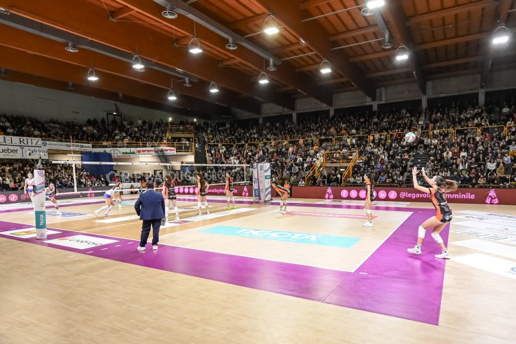 La CBF Balducci HR Macerata ha presentato la domanda di iscrizione alla Serie A1 2026/27