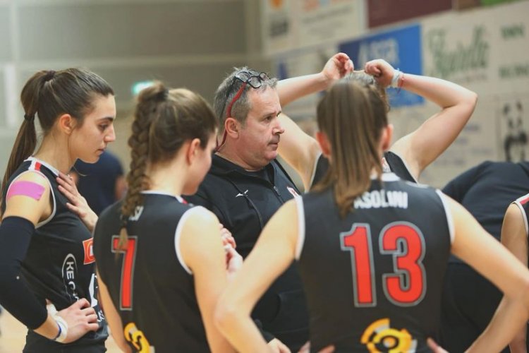 Emanuel Raggini Rimini - Massalombarda (Ra) 1-3 (25-20 18-25 15-25 22-25)