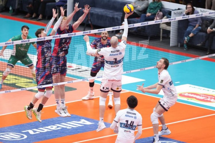 Allianz Milano-Valsa Group Modena 3-0 (27-25, 25-17, 25-18)
