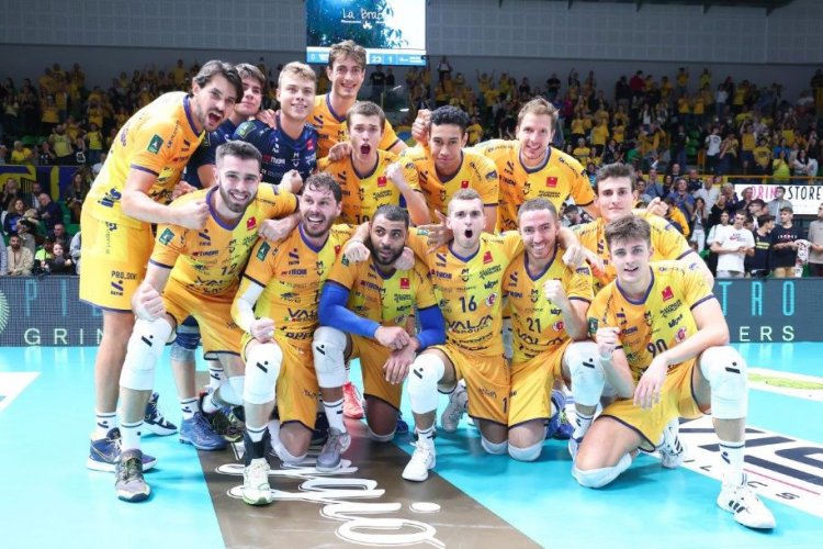 La Valsa Group Modena stende Piacenza in un PalaPanini caldissimo