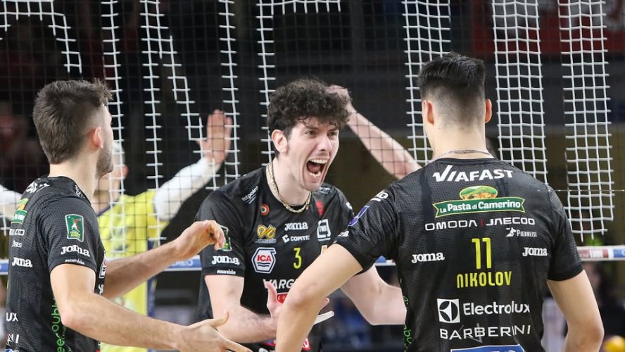 Cucine Lube Civitanova - Valsa Group Modena 2-3 (17-25, 22-25, 25-17, 25-18, 13-15)