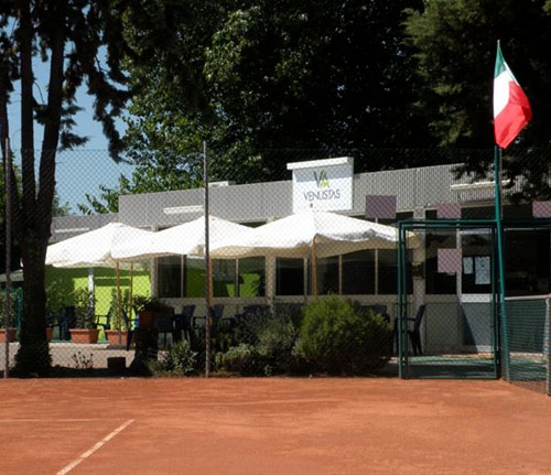 Entra nel vivo sui campi del Circolo Tennis Venustas il torneo nazionale Open maschile, brillano Tocco, Fagnoli e Briolini
