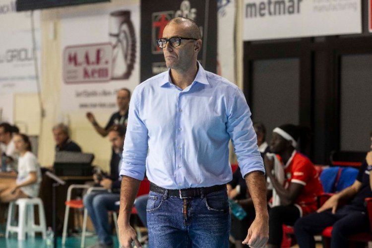 Fine del girone di andata per la   Volley Banca Macerata, con il commento di coach Castellano.