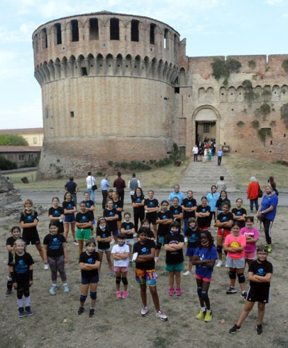 Diffusione Sport - Alla Rocca festa per la ripartenza con le squadre dei corsi di avviamento.