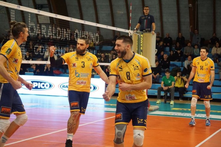Stadium Pallavolo Mirandola – Sarlux Sarroch  (2-3) | (25-16; 20-25; 25-15; 17-25; 12-15)