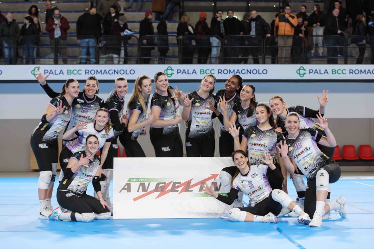 Elettromeccanica Angelini Cesena – Riccione Volley 3-1  (25-19, 22-25, 25-20, 25-21)