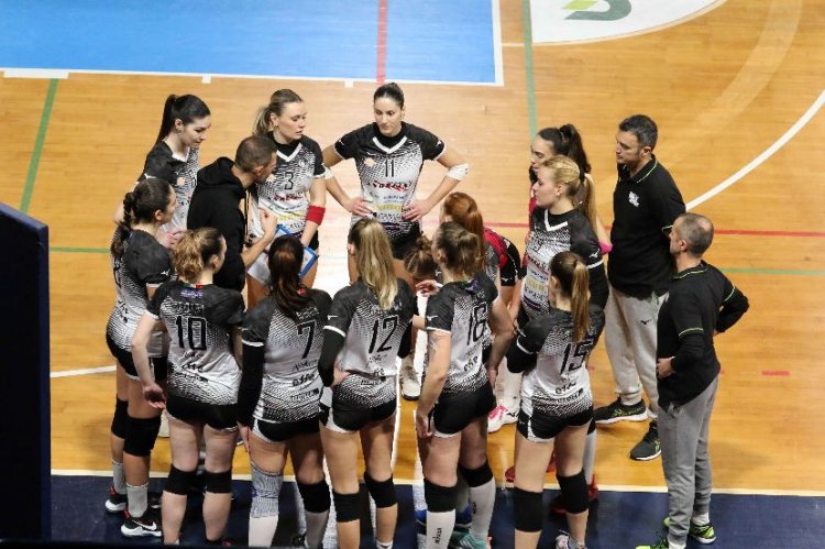 Volley Club B1 femminile, troppa Bologna per lElettromeccanica Angelini Cesena