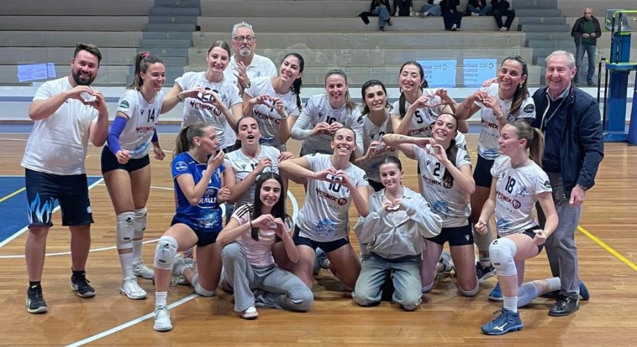 Fenix Energia Faenza 3  Clementina Castelbellino 1  (19-25; 27-25; 25-18; 25-21)