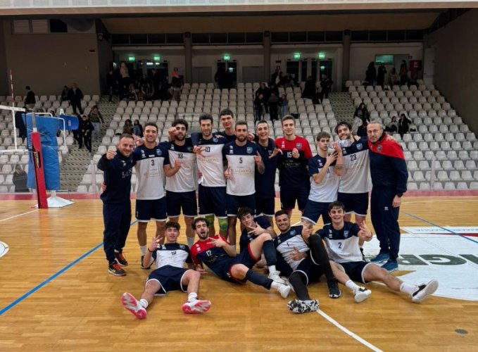 La Nef Re Salmone Volley Libertas Osimo piega Ravenna