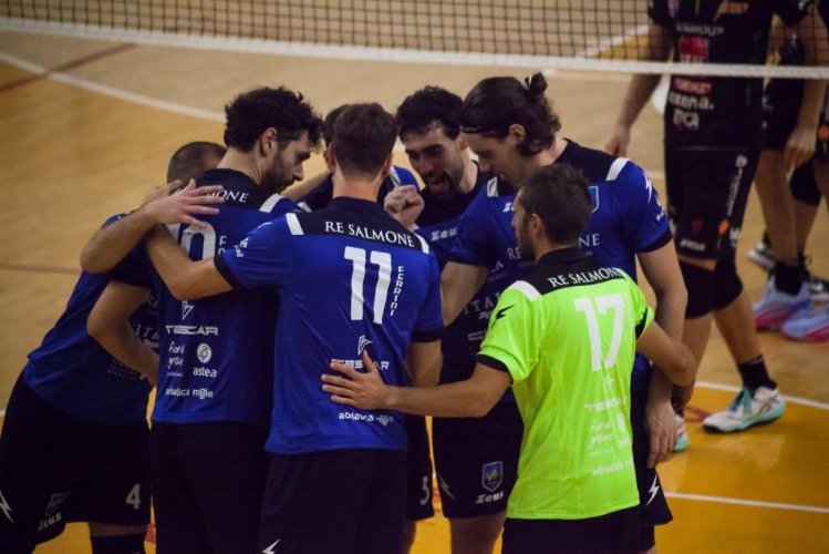 La Re Salmone Volley Libertas Osimo parte con il piede giusto