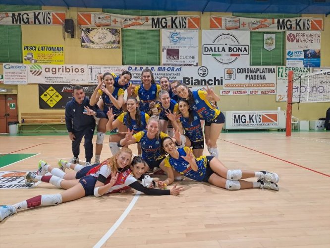Volley serie B2 femminile girone E, la Rossetti Market Conad brilla anche a Piadena (0-3) e resiste in vetta