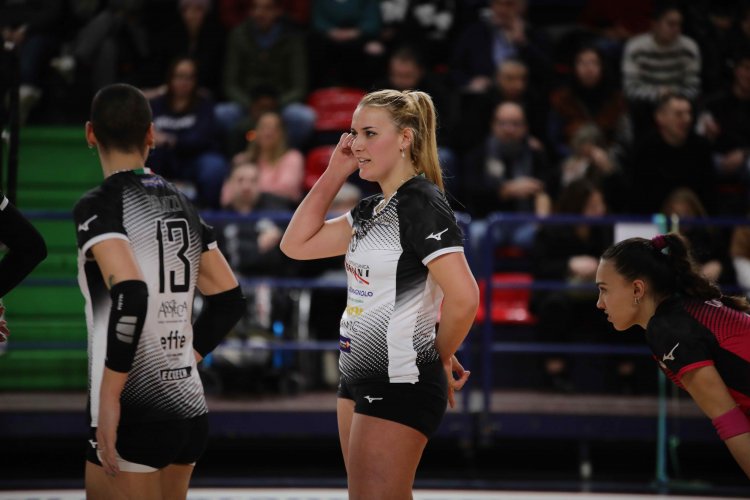 Volley Club B1 femminile, grande derby per lElettromeccanica Angelini Cesena