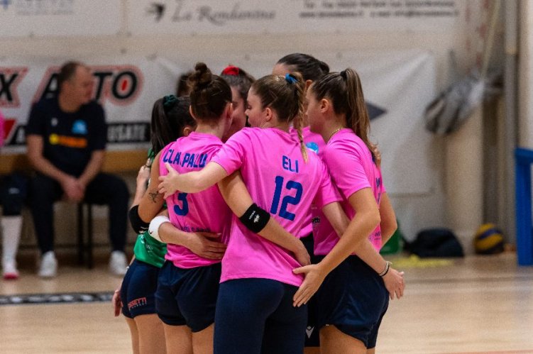 Volley serie B2 femminile girone E, per la Rossetti Market Conad esordio amaro: sorride Lurano (3-0)