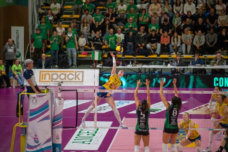 Megabox Volley Vallefoglia  , Conegliano  di un altro pianeta