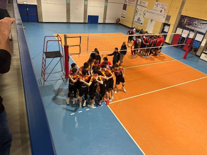 Pallavolo Montecassiano – Montesi Volley Pesaro 2-3  (25-20, 25-19, 22-25, 20-25, 13-15)