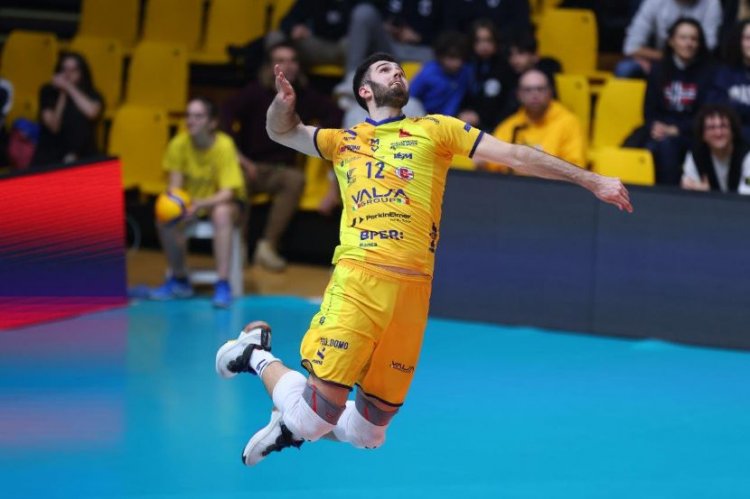 Modena Volley - L'opposto della Valsa Group Adis Lagumdzija ha parlato prima della partenza per Lubiana