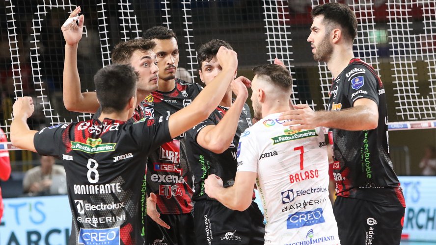 Slitta alle 16 l'inizio di Rana Verona - Cucine Lube Civitanova, gara di domenica 20 ottobre al Pala AGSM Aim (diretta Rai 2)