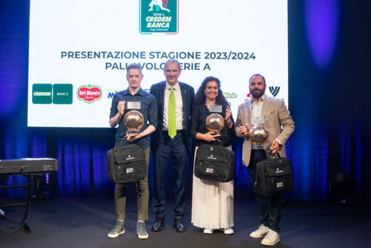 Davide Mazzeo della Pallavolo Macerata premiato come Miglior Ufficio Stampa della Serie A3