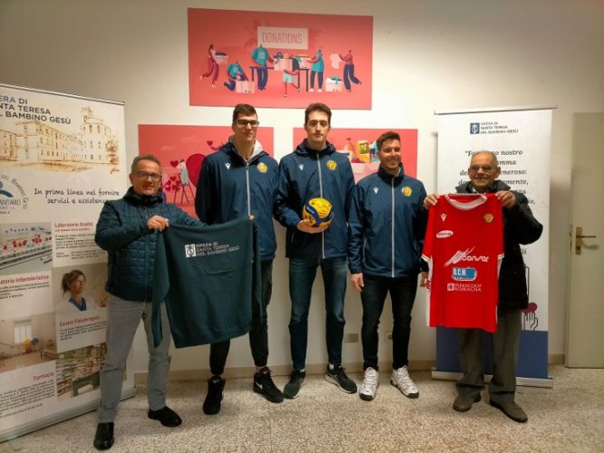 Consar Rcm Ravenna allOpera nel pranzo di solidariet con gli ospiti della Casa della Carit di Santa Teresa
