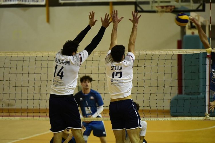 LA NEF Volley Libertas Osimo affronta un Loreto in cerca di riscatto.