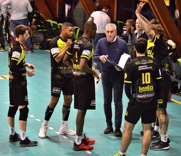 Prima pietra per la Canottieri Ongina: confermato coach Mauro Bartolomeo