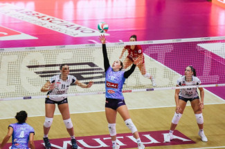 Itas Trentino - Csi Clai Imola Volley 3-2(18-25, 25-18, 19-25, 25-20, 15-7)