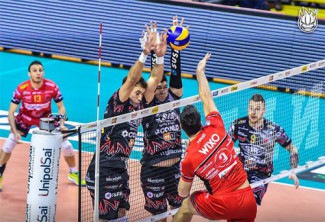 Domenica il palabanca si veste a festa per il big match con Civitanova