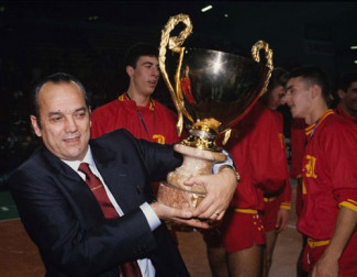 Dal Porto RoburCosta i complimenti a Brusi, entrato nella “Hall of fame” del volley italiano