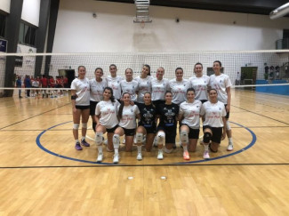 FOS Centro Volley Reggiano : Il  primo  test amichevole finisce 2 - 2