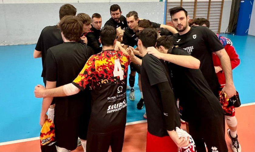 Montesi Volley Pesaro, prova di carattere contro la capolista: Falconara vince al tie-break