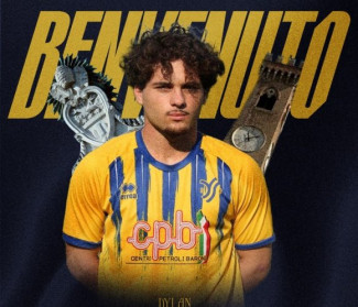 Per il centrocampo dello Young Santarcangelo: Dylan Capasso