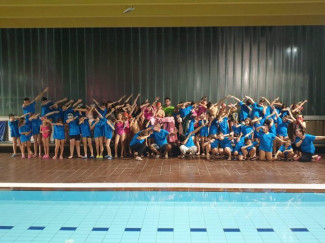 80 baby nuotatoti in vasca al Garden per la rassegna AICS
