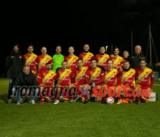 On line le foto 2025-2026 della Diavoli Rossi F.C. UISP Over 35