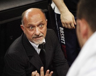 Coach Giancarlo Sacco presenta  Carpegna Prosciutto Basket Pesaro  vs Pall. Trieste  Allianz